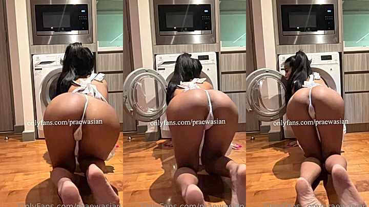 Praewasian shows off her ass