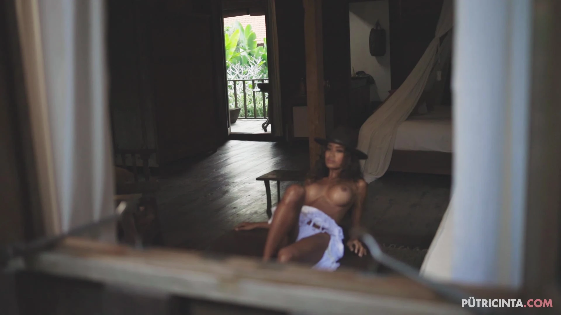 cowgirl slut with silicone tits in artistic onlyfans show Putri Cinta nude