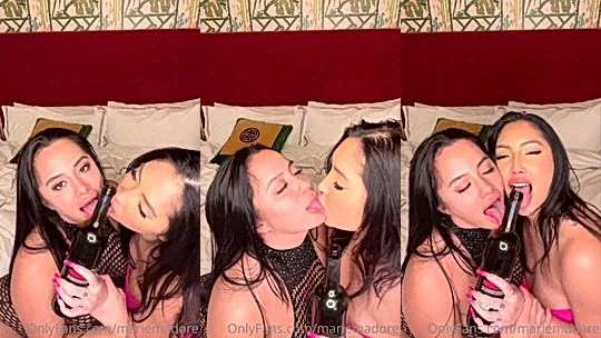Marie Madore has her friend play with her ass