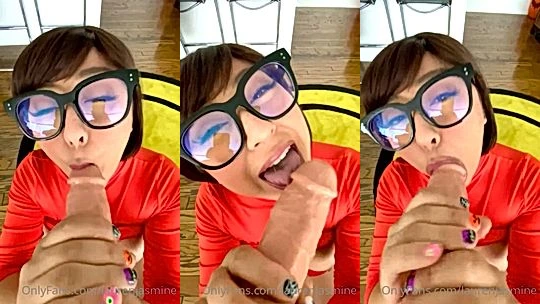 Scooby doo lookin ass hoe Lauren Jasmine sucks on a dildo