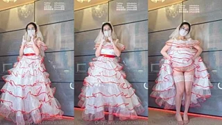 Trashbag princess Anaimiya dancing around