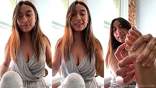 Isla Summer teasing her feet and big tits