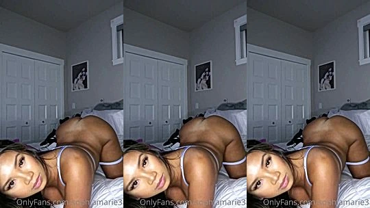 hot Filipino teen Sophia Malonzo teasing her bubble butt in bed