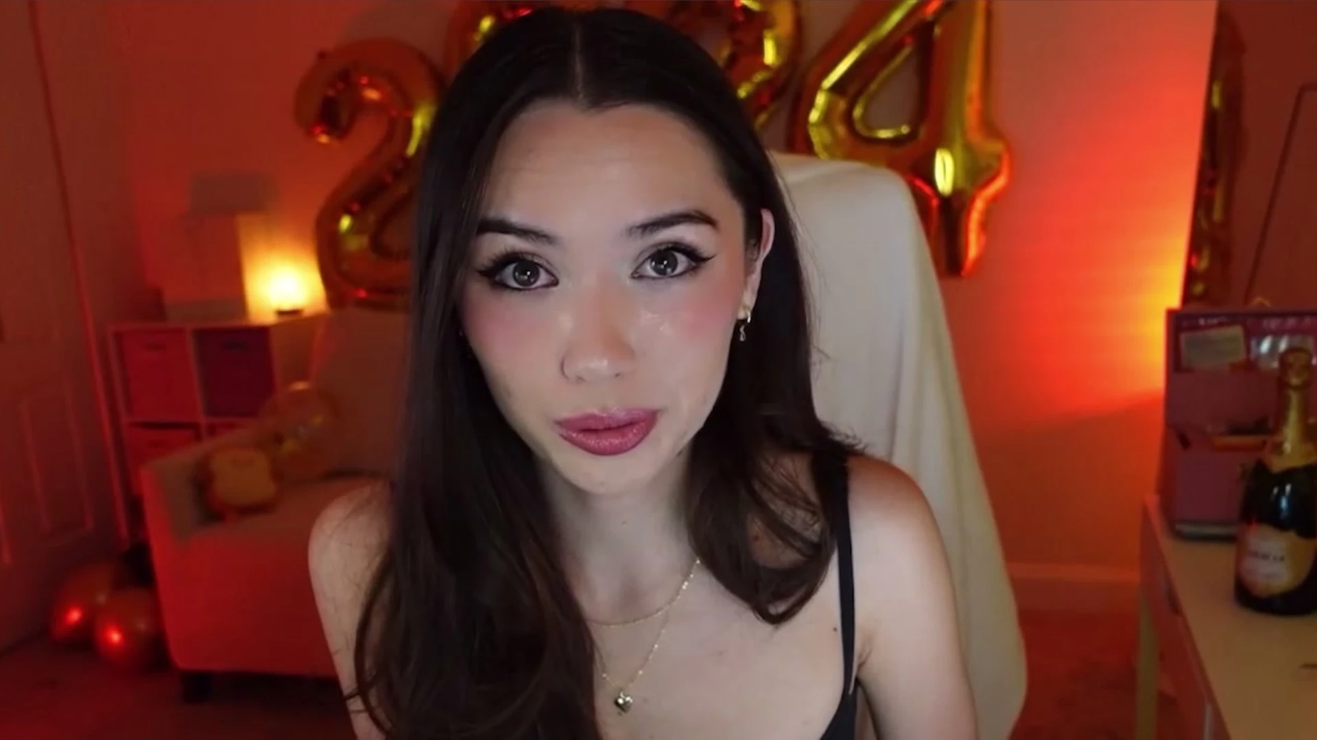 Kailey Mae teasing her tongue during her camshow